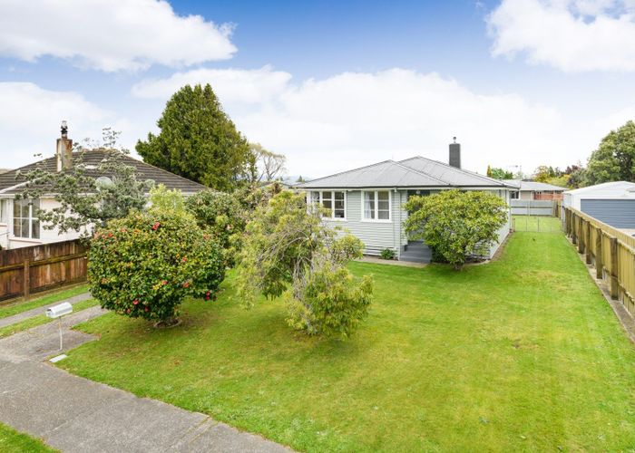  at 33 Crewe Crescent, Hokowhitu, Palmerston North