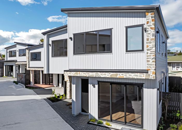  at 9 Addison Street, Blockhouse Bay, Auckland