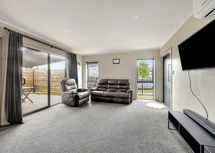  at 1/4 Ekara Road, Flagstaff, Hamilton