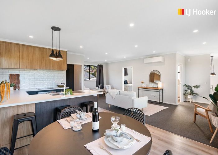  at 7A Athol Place, Ravensbourne, Dunedin