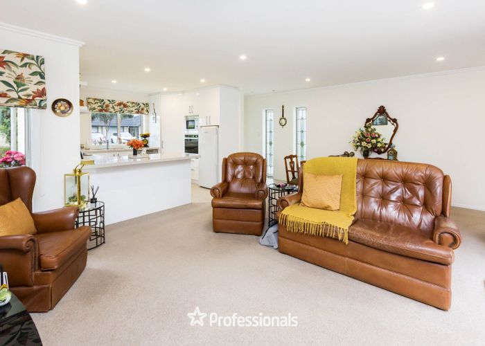  at 13 Somerby Mews, Silverstream, Upper Hutt, Wellington