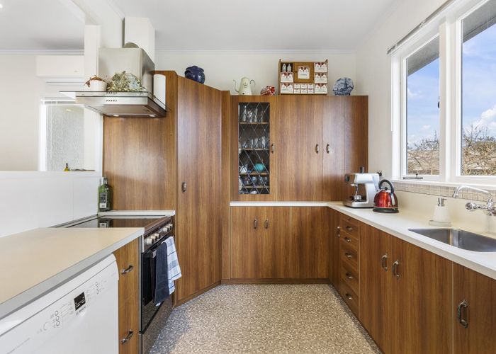  at 1 Lavelle Road, Henderson, Auckland