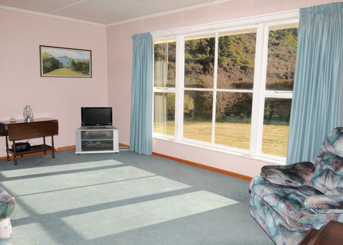  at 6 Robinson Street, Kurow