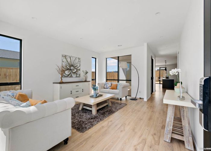  at 4 Ballyliffin Drive, Flat Bush, Auckland