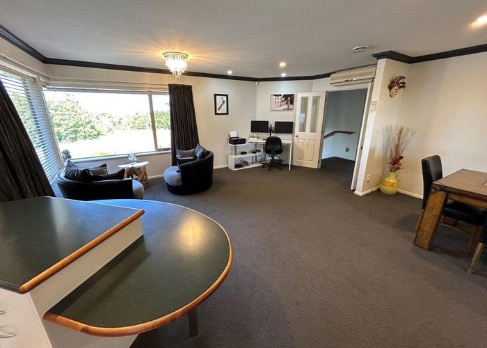  at 4 Melva Street, Dinsdale, Hamilton