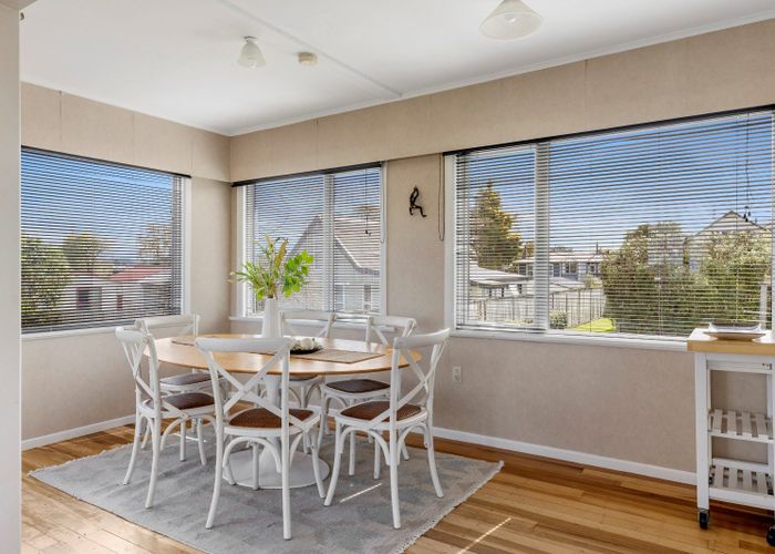  at 2/208 Tamamutu Street, Lake Taupo, Taupo, Waikato