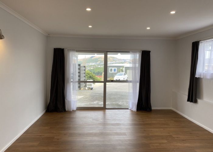  at 4A Hillview Crescent, Paparangi, Wellington, Wellington