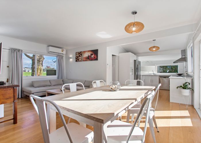  at 1/98 Archibald Road, Kelston, Auckland