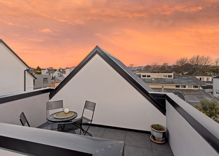  at 5/140 Office Road, Merivale, Christchurch