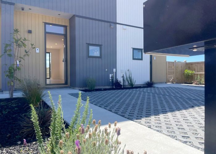  at 18 Puihi  Crescent, Westgate, Waitakere City, Auckland