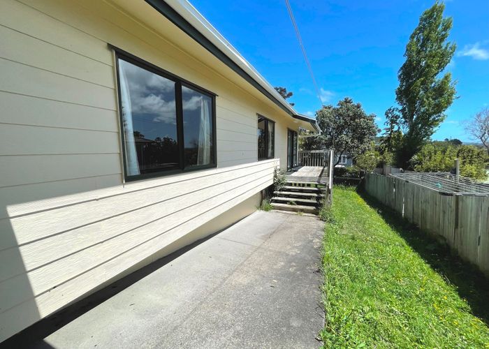  at 2/137 Rosier Road, Glen Eden, Auckland