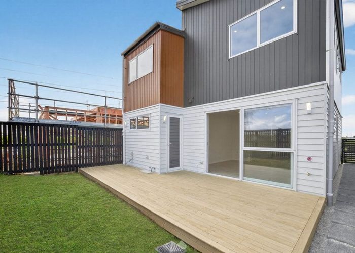  at 4 Longview Oak Lane, Rosehill, Papakura, Papakura, Auckland