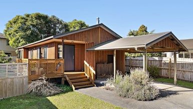  at 3/10 Springbank Lane, Te Atatu Peninsula, Auckland