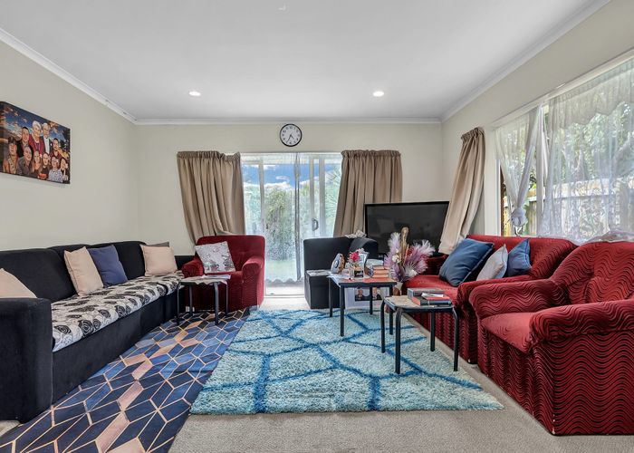  at 16/36 Growers Lane, Mangere East, Auckland