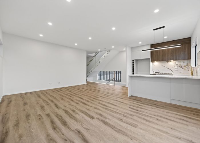  at 27 Jandell Crescent, Bucklands Beach, Manukau City, Auckland