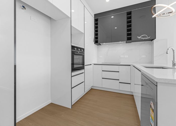  at 1 to 6/1 Hokianga Street, Mangere East, Manukau City, Auckland