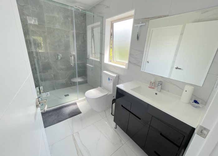  at 27 Commodore Drive, Lynfield, Auckland City, Auckland