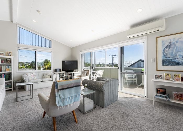  at 1/85 Deep Creek Road, Waiake, North Shore City, Auckland