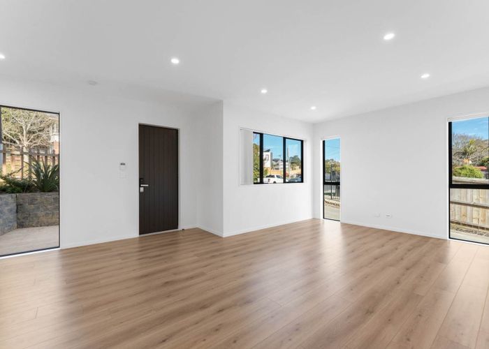  at 1/58 Sylvan Crescent, Te Atatu South, Waitakere City, Auckland