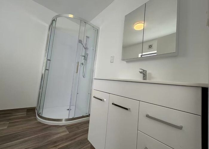  at 2/12A Lunn Avenue, Mount Wellington, Auckland City, Auckland