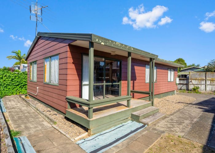  at 2/43 McLeod Road, Henderson, Auckland
