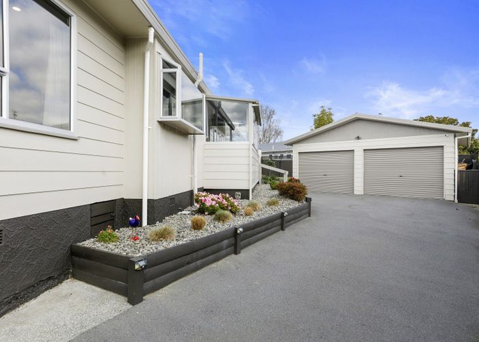  at 17 Memphis Grove, Totara Park, Upper Hutt, Wellington