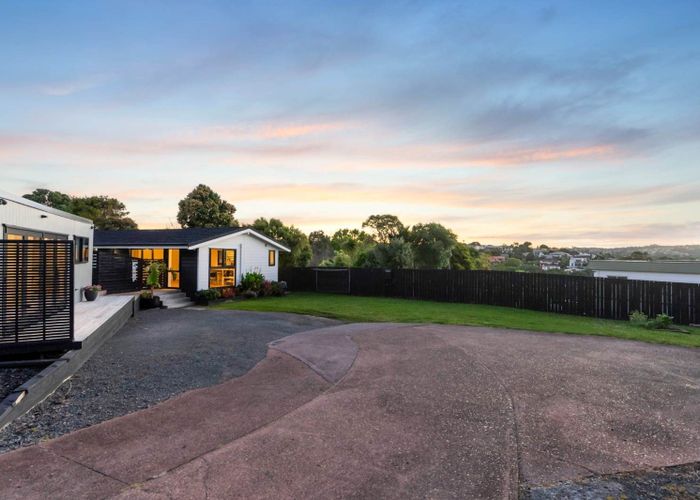  at 1A Cliff Road, Torbay, North Shore City, Auckland