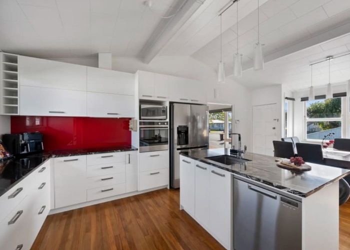  at 10 Woodhouse Place, Pirimai, Napier