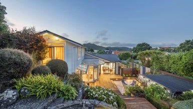  at 1 Gipps Street, Karori, Wellington