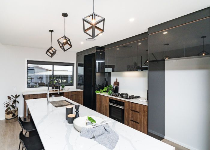  at 18 Vaucluse Heights, Fitzherbert, Palmerston North, Manawatu / Whanganui