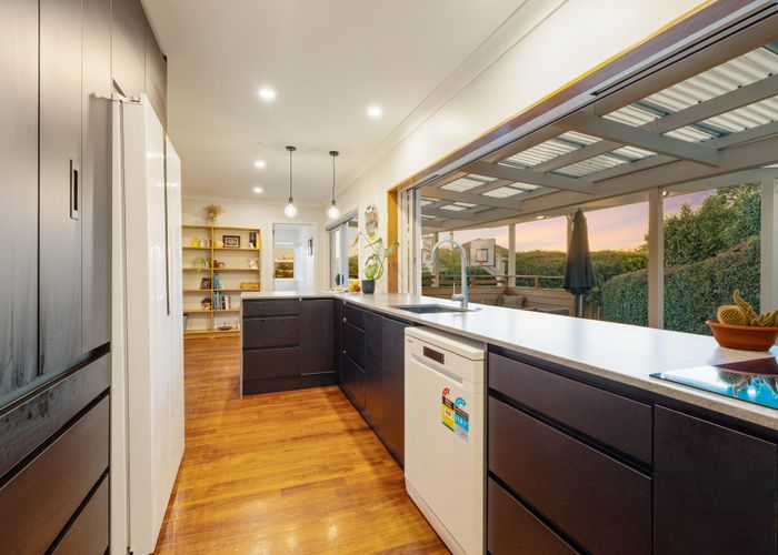  at 39 Taupo Street, Green Bay, Waitakere City, Auckland