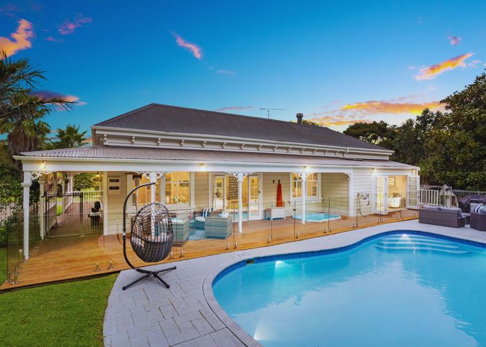  at 9 Olwyn Place, Greenhithe, Auckland
