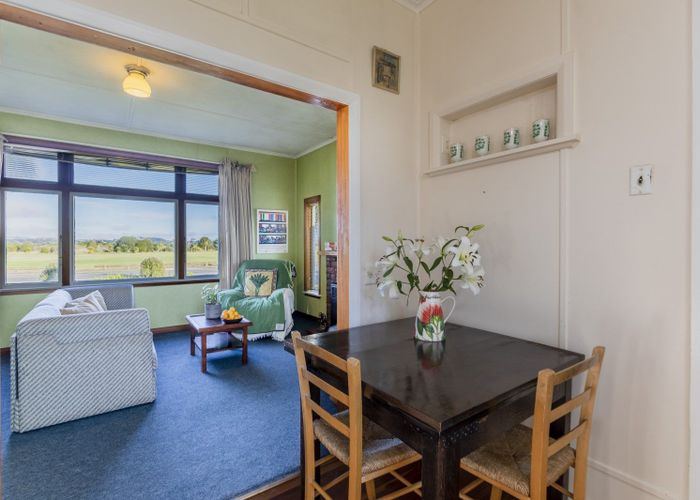  at 74 Meeanee Quay, Westshore, Napier