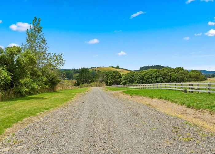  at 74E Broken Bridge Road, Hunua, Franklin, Auckland