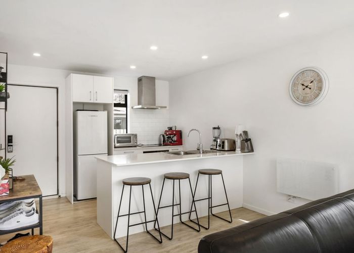  at 7/60  Hepburn Road, Glendene, Waitakere City, Auckland