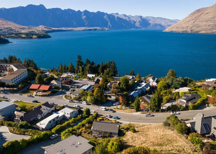  at 6 Aspen Grove, Fernhill, Queenstown