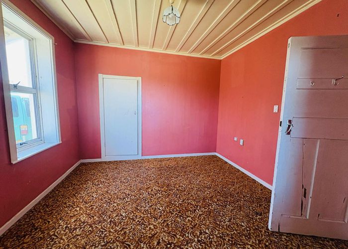  at 2 Westbourne Terrace, Castlecliff, Whanganui, Manawatu / Whanganui