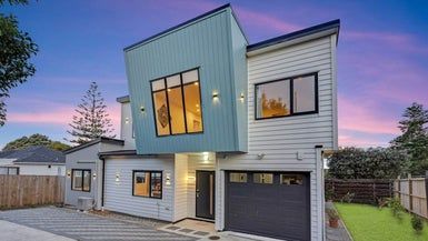  at 24 Pine Avenue, Henderson, Auckland