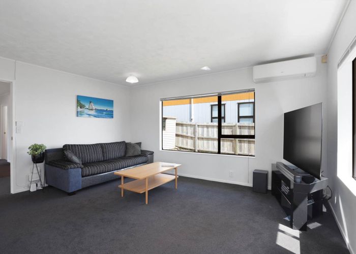  at 2b Kereru Street, Henderson, Waitakere City, Auckland