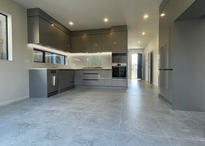  at 2B Askew Place, Farm Cove, Manukau City, Auckland