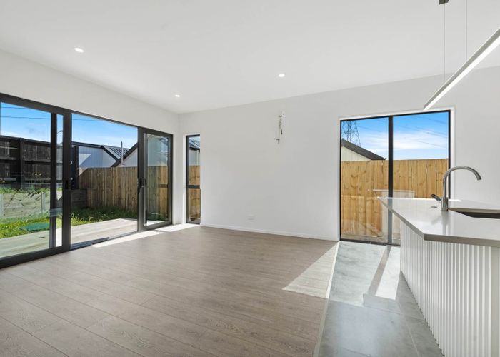  at 5 Kotiu Place, Massey, Waitakere City, Auckland