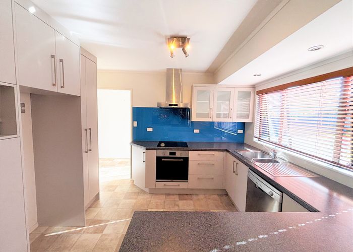  at 2/79 Mirrabooka Avenue, Botany Downs, Manukau City, Auckland