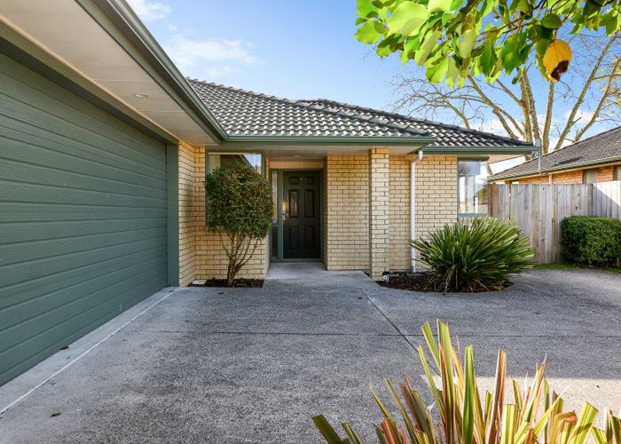  at 19 Nobleman Place, Hamilton East, Hamilton