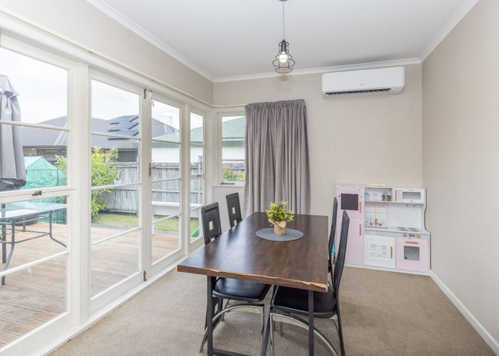 at 18 Pearsons Avenue, Claudelands, Hamilton