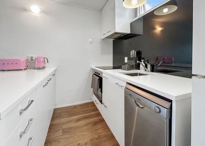  at 8/37 Edenvale Crescent, Mount Eden, Auckland City, Auckland
