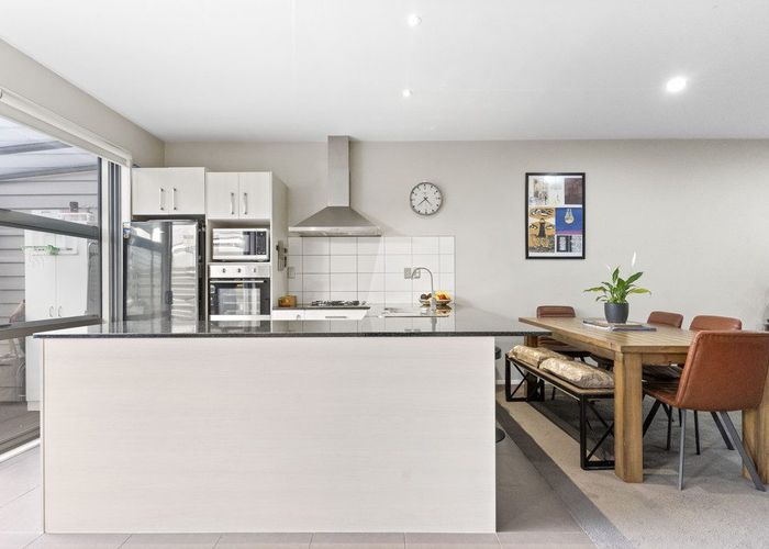  at 8 Kauri Drive, Takanini, Auckland