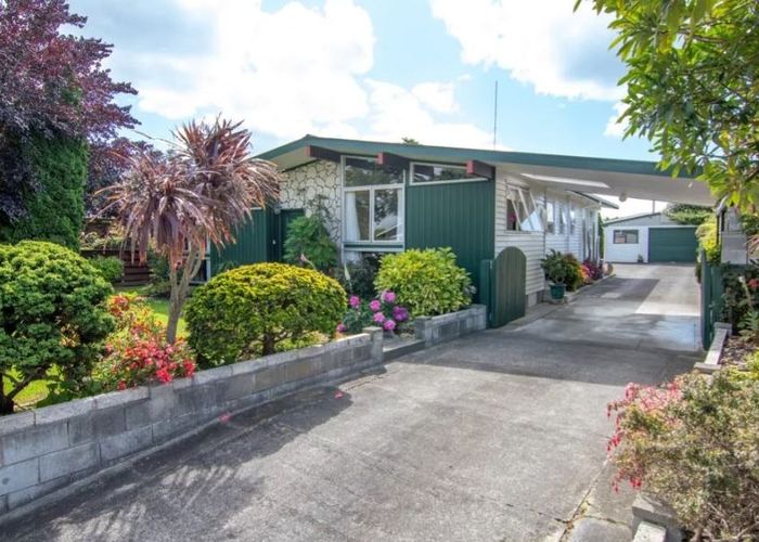  at 27 Raglan Avenue, Cloverlea, Palmerston North