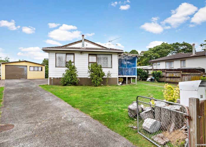  at 21 Caringbah Drive, Papatoetoe, Auckland