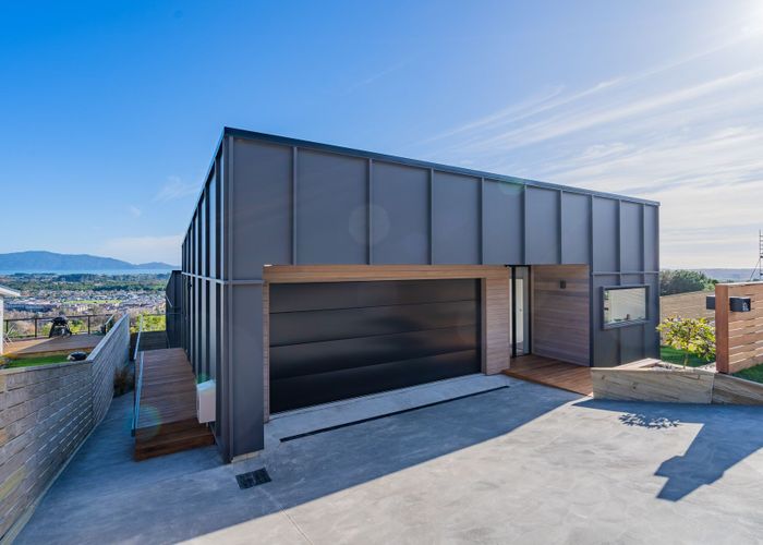  at 92 Kotare Street, Waikanae