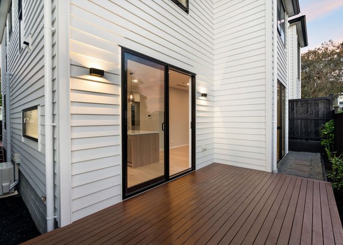  at 8B Catalina Crescent, Forrest Hill, North Shore City, Auckland